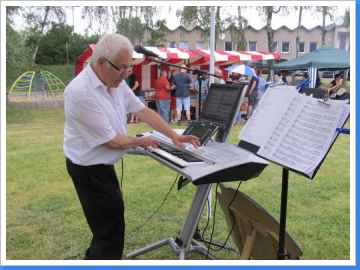 Es wird genreübergreifende Musik gespielt Es wird genreübergreifende Musik gespielt