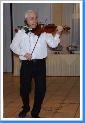 Steh-Geiger mit Rose Steh-Geiger mit Rose